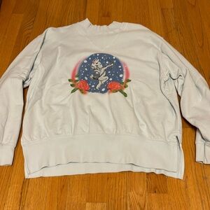 Boys lie women’s crewneck one size but fits like a large/ medium
